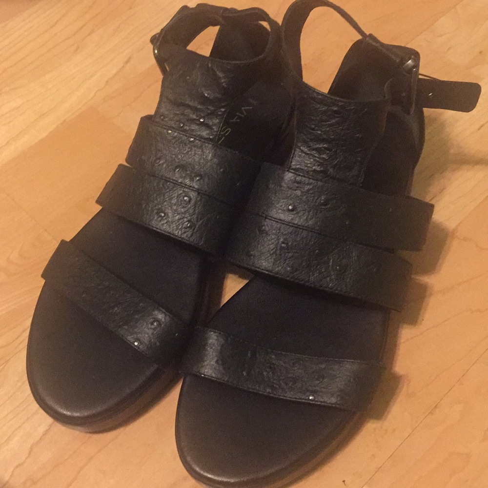 New Via Spiga Sandals